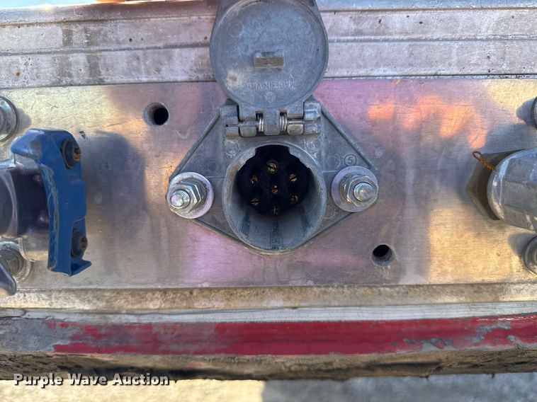 image for item EG7881 2012 Wilson CF1080 flatbed trailer