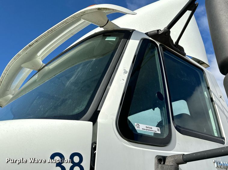 image for item EH7239 2012 International TranStar 8600 semi truck