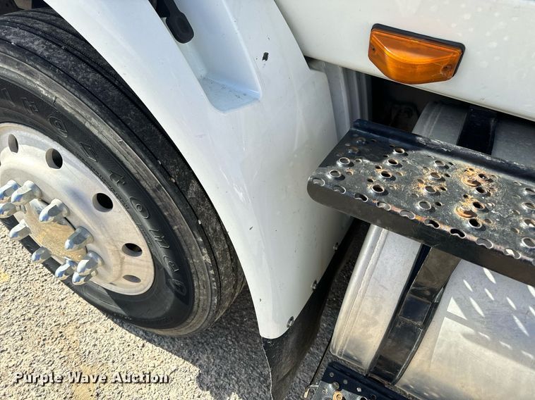 image for item EH7239 2012 International TranStar 8600 semi truck