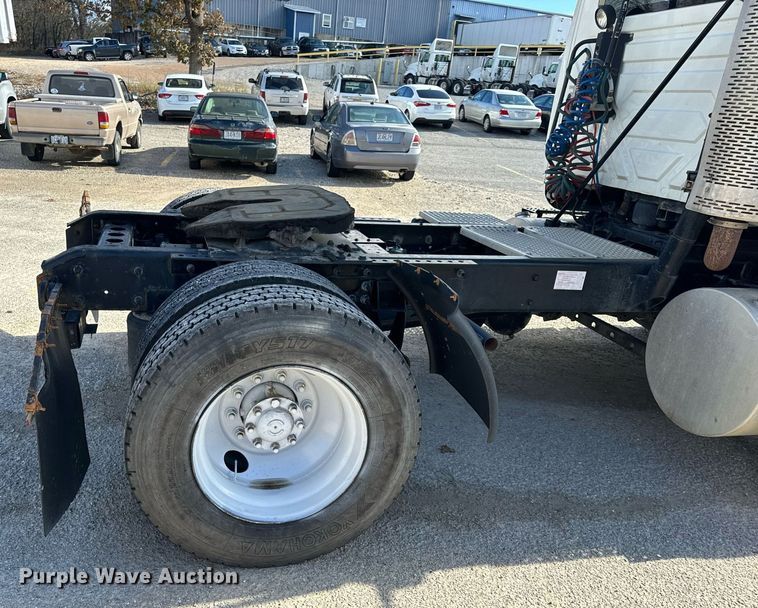 image for item EH7239 2012 International TranStar 8600 semi truck