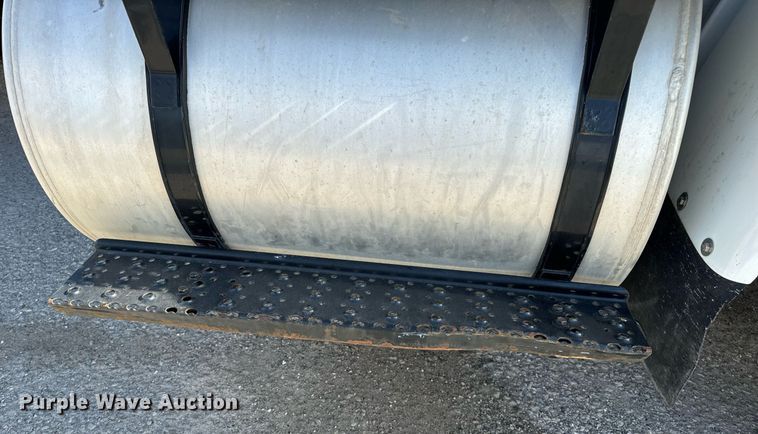 image for item EH7239 2012 International TranStar 8600 semi truck