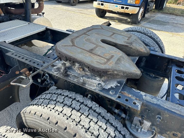 image for item EH7239 2012 International TranStar 8600 semi truck