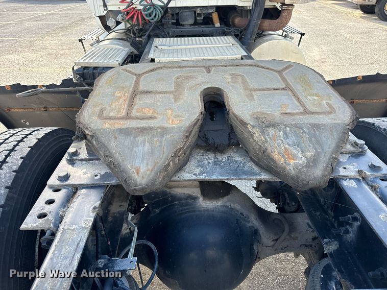 image for item EH7239 2012 International TranStar 8600 semi truck