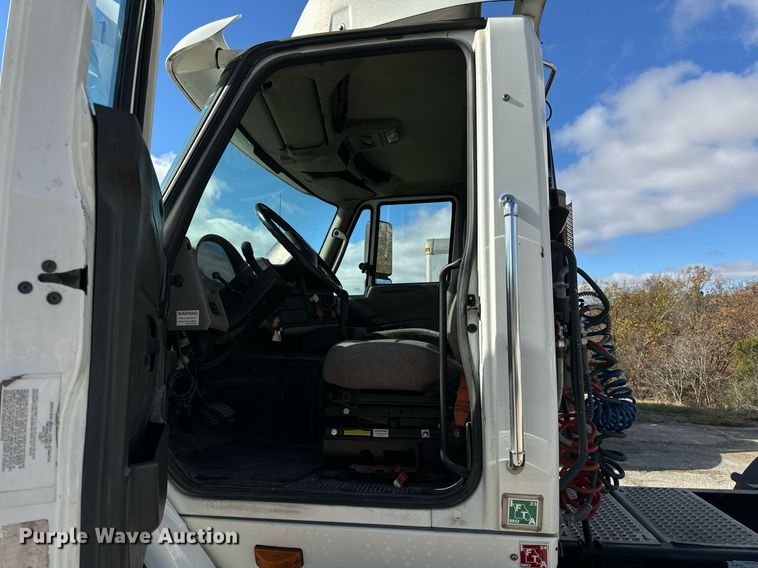 image for item EH7239 2012 International TranStar 8600 semi truck