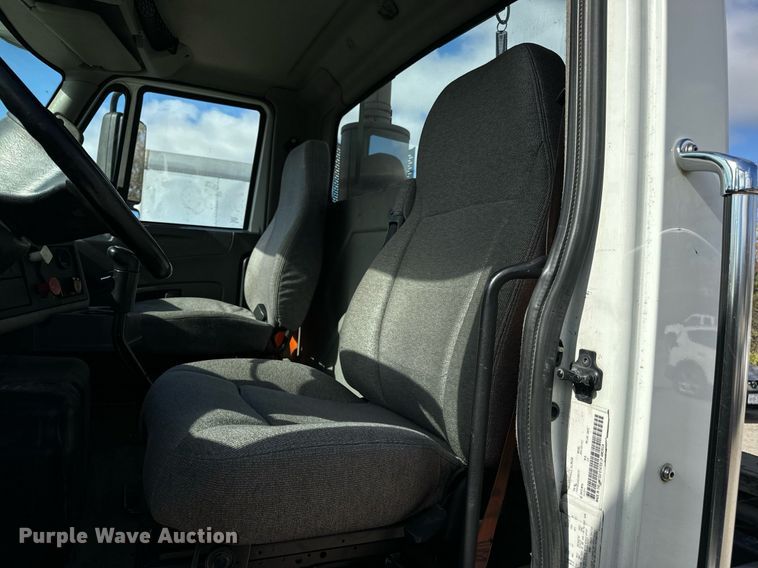 image for item EH7239 2012 International TranStar 8600 semi truck