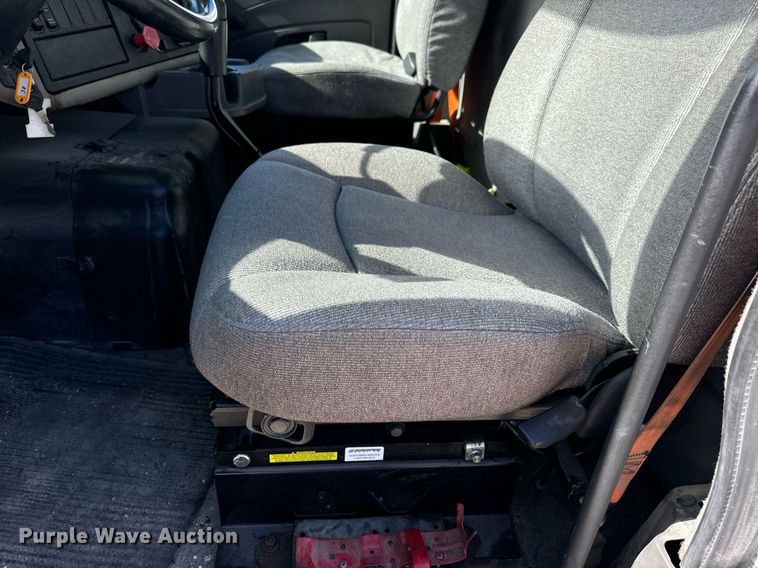 image for item EH7239 2012 International TranStar 8600 semi truck