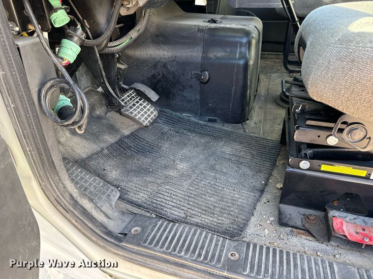 image for item EH7239 2012 International TranStar 8600 semi truck