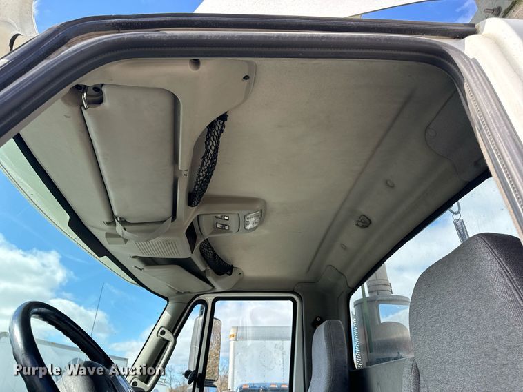 image for item EH7239 2012 International TranStar 8600 semi truck