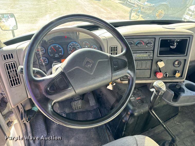 image for item EH7239 2012 International TranStar 8600 semi truck