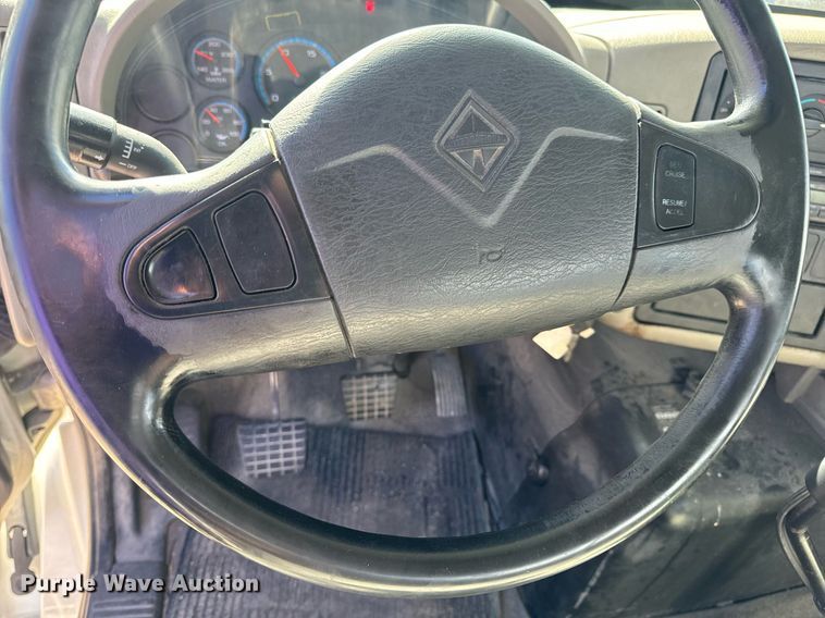 image for item EH7239 2012 International TranStar 8600 semi truck