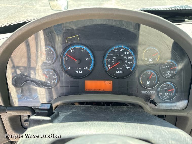 image for item EH7239 2012 International TranStar 8600 semi truck