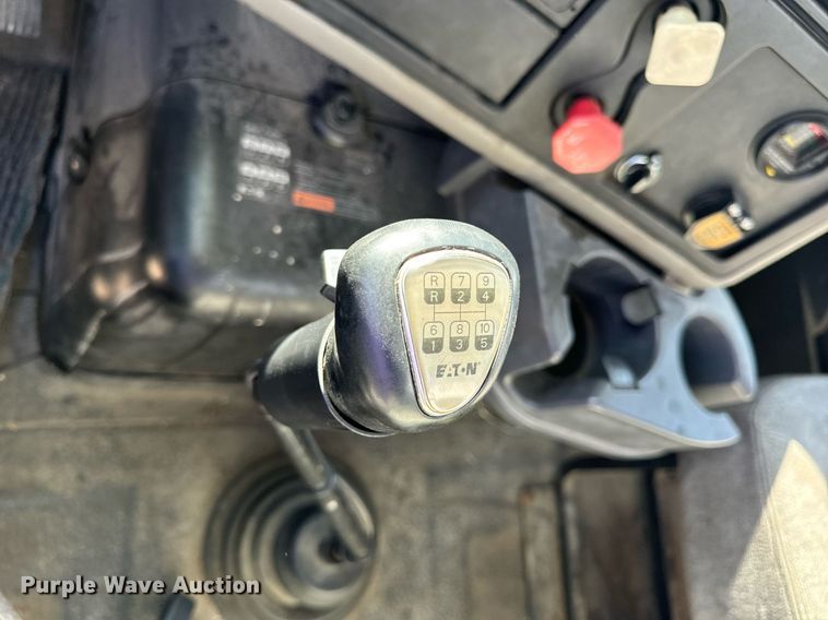 image for item EH7239 2012 International TranStar 8600 semi truck