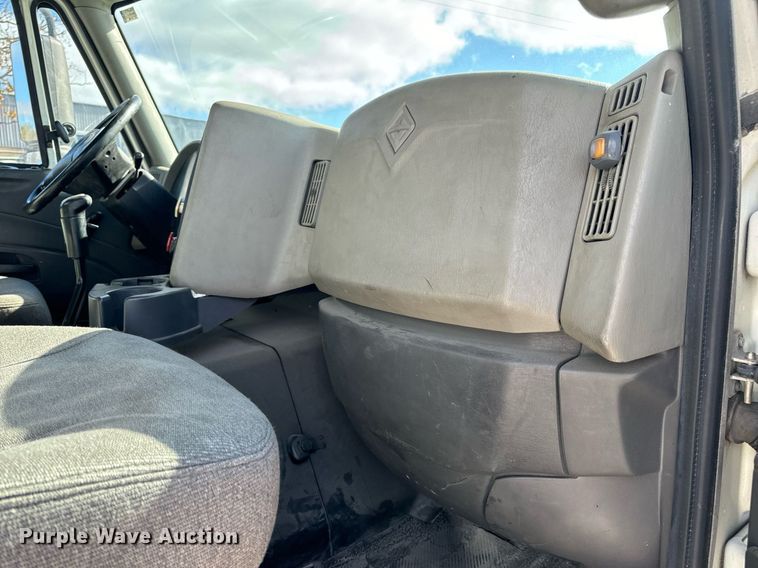 image for item EH7239 2012 International TranStar 8600 semi truck