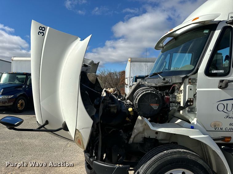 image for item EH7239 2012 International TranStar 8600 semi truck