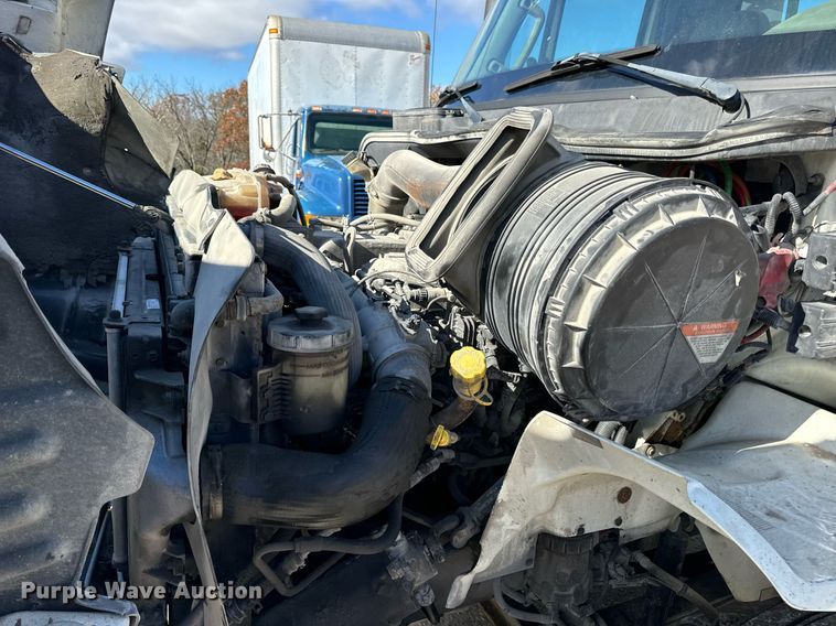 image for item EH7239 2012 International TranStar 8600 semi truck