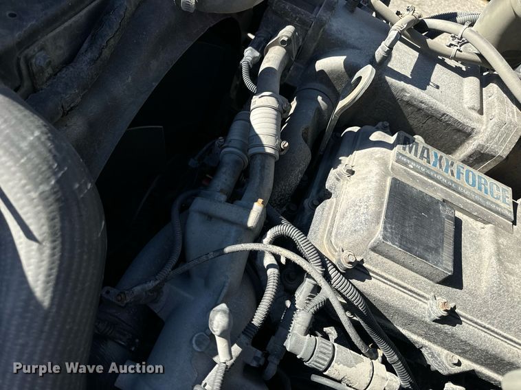 image for item EH7239 2012 International TranStar 8600 semi truck