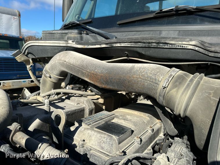 image for item EH7239 2012 International TranStar 8600 semi truck