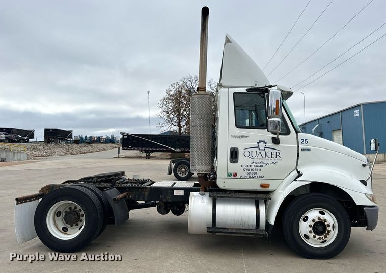 image for item EH7240 2013 International TranStar 8600 semi truck