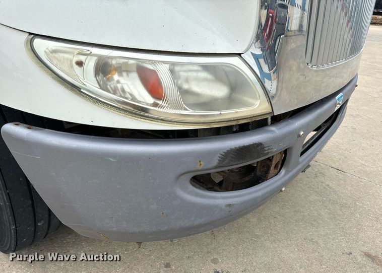 image for item EH7240 2013 International TranStar 8600 semi truck