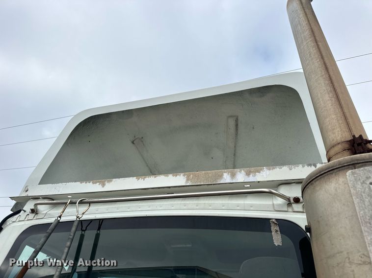 image for item EH7240 2013 International TranStar 8600 semi truck