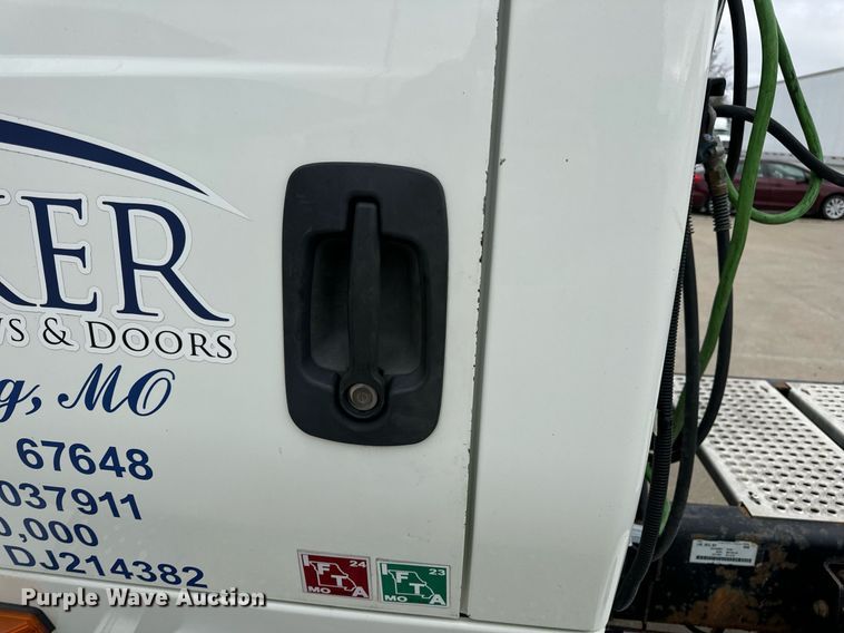 image for item EH7240 2013 International TranStar 8600 semi truck