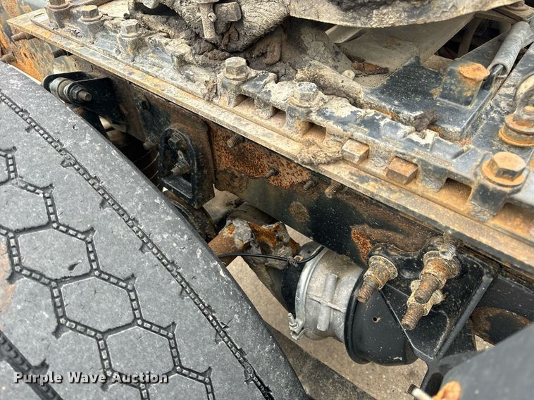 image for item EH7240 2013 International TranStar 8600 semi truck