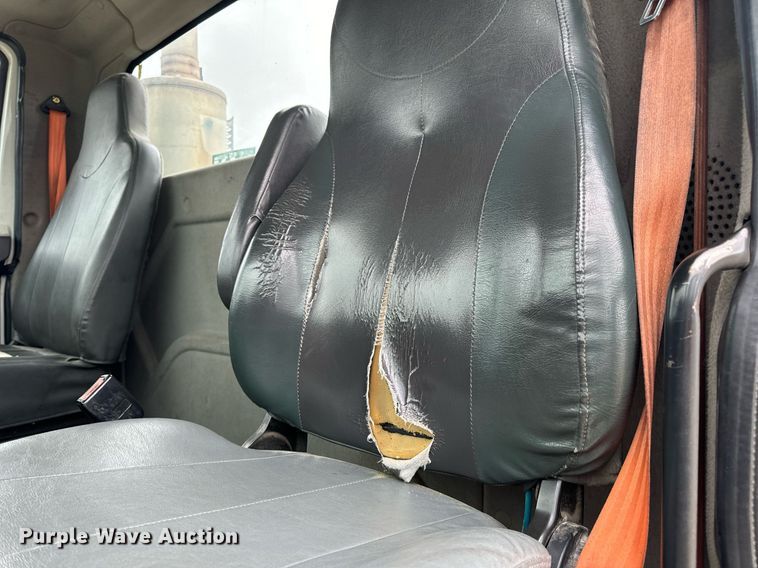 image for item EH7240 2013 International TranStar 8600 semi truck