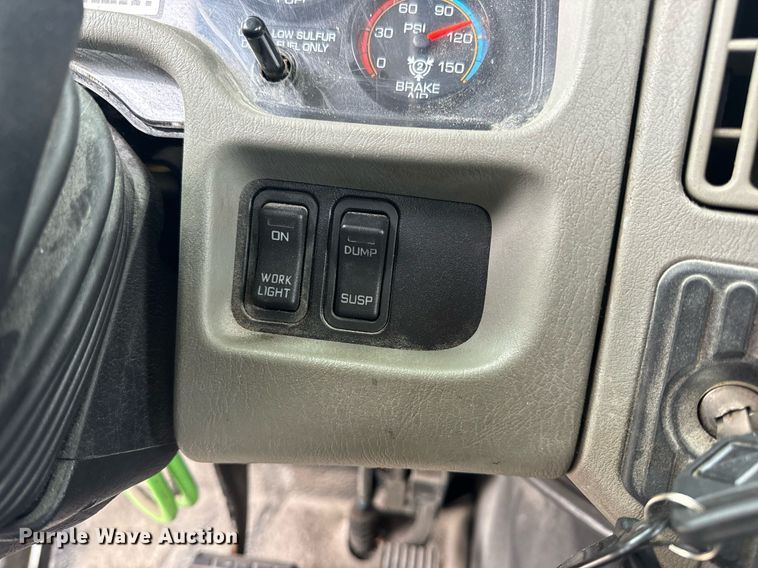 image for item EH7240 2013 International TranStar 8600 semi truck