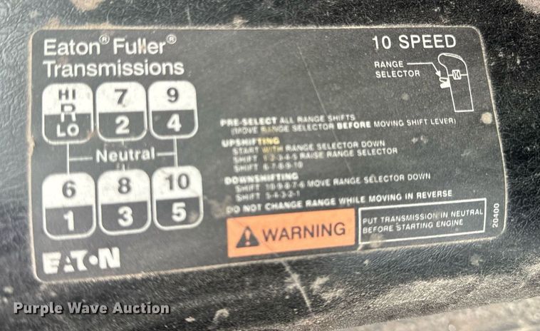 image for item EH7240 2013 International TranStar 8600 semi truck