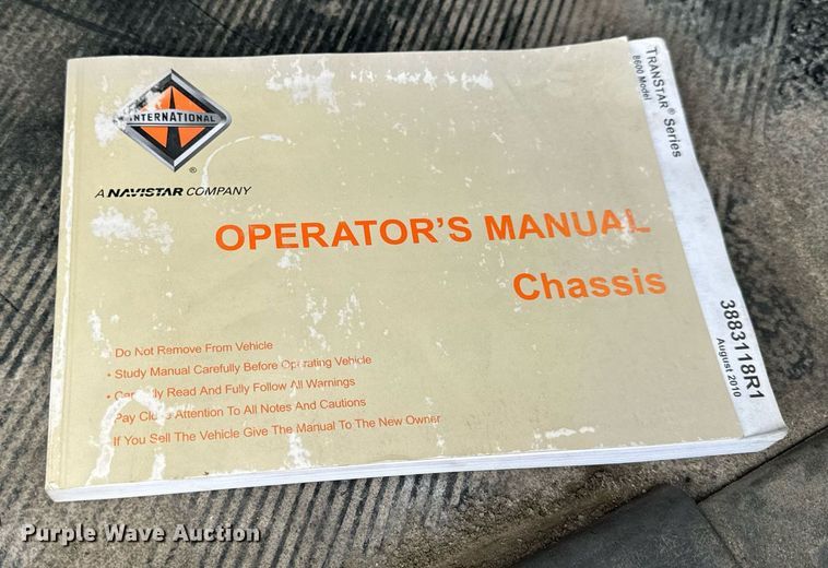 image for item EH7240 2013 International TranStar 8600 semi truck
