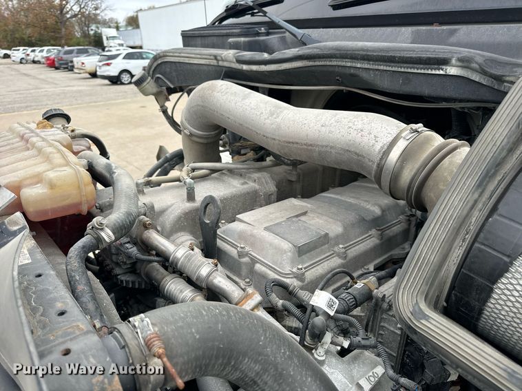 image for item EH7240 2013 International TranStar 8600 semi truck