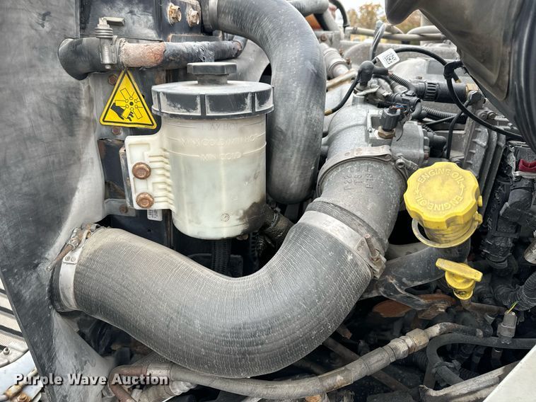 image for item EH7240 2013 International TranStar 8600 semi truck