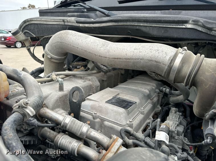 image for item EH7240 2013 International TranStar 8600 semi truck