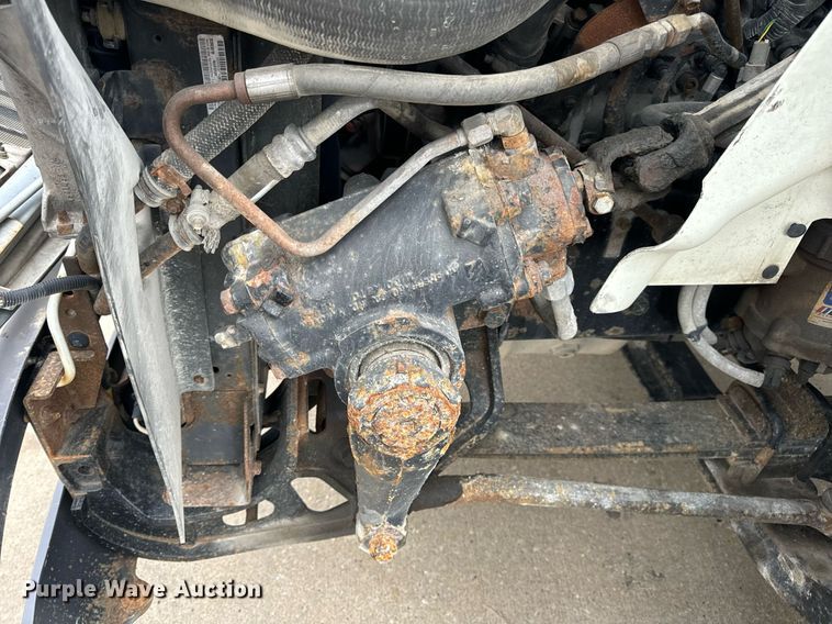 image for item EH7240 2013 International TranStar 8600 semi truck