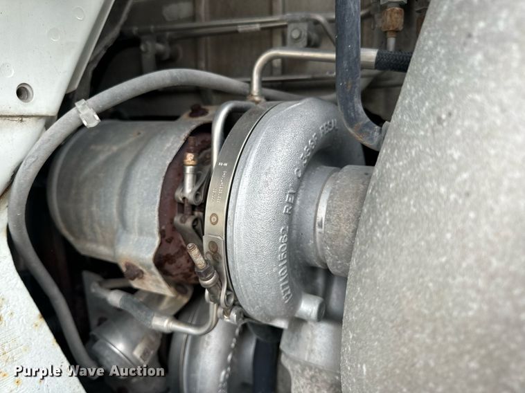 image for item EH7240 2013 International TranStar 8600 semi truck