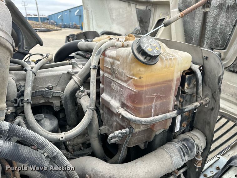 image for item EH7240 2013 International TranStar 8600 semi truck