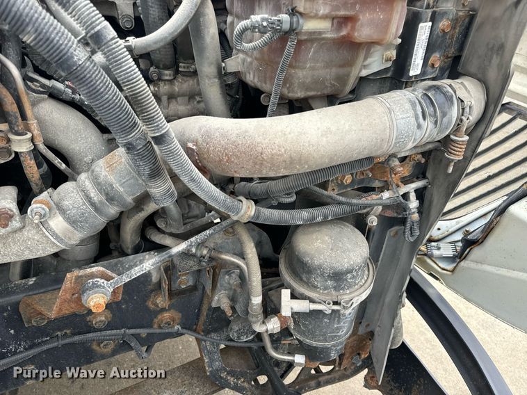 image for item EH7240 2013 International TranStar 8600 semi truck