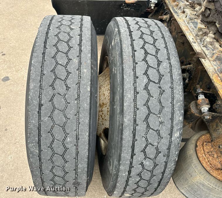 image for item EH7240 2013 International TranStar 8600 semi truck