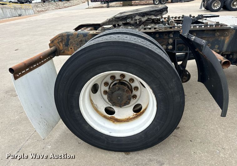 image for item EH7240 2013 International TranStar 8600 semi truck