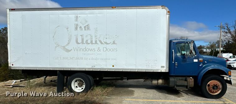 image for item EH7241 2000 International  4900 box truck