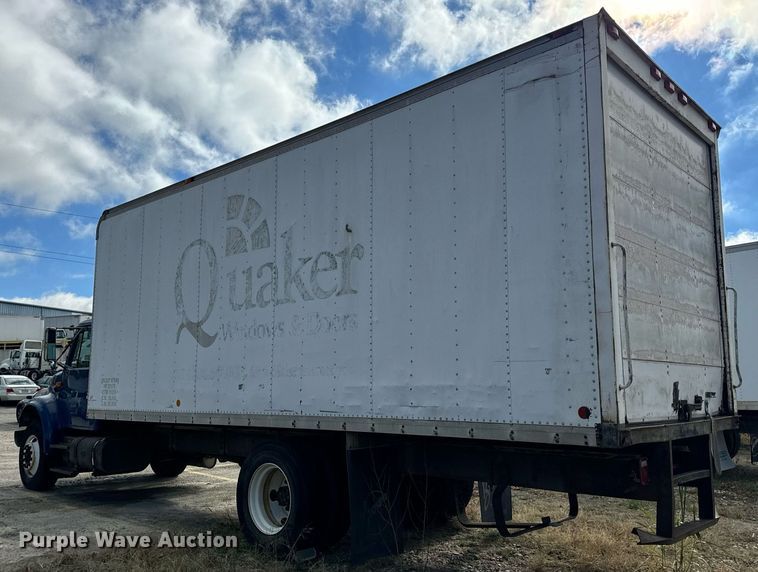 image for item EH7241 2000 International  4900 box truck