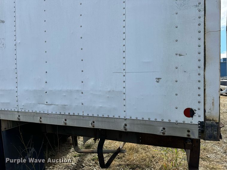 image for item EH7241 2000 International  4900 box truck