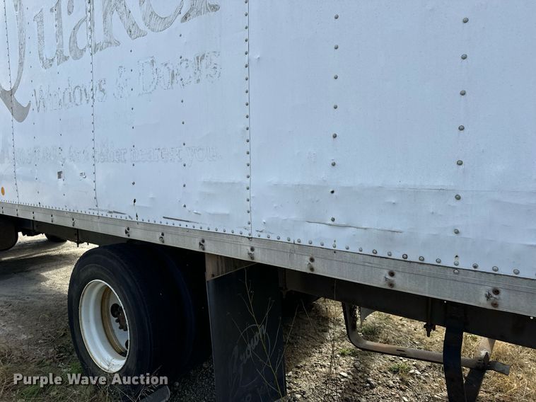 image for item EH7241 2000 International  4900 box truck