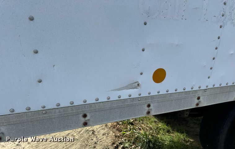 image for item EH7241 2000 International  4900 box truck