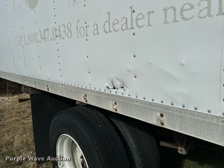 image for item EH7241 2000 International  4900 box truck