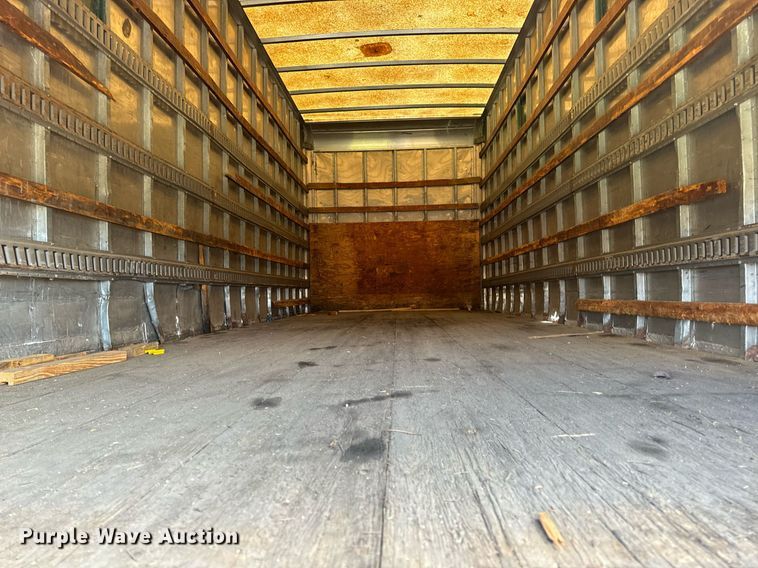 image for item EH7241 2000 International  4900 box truck