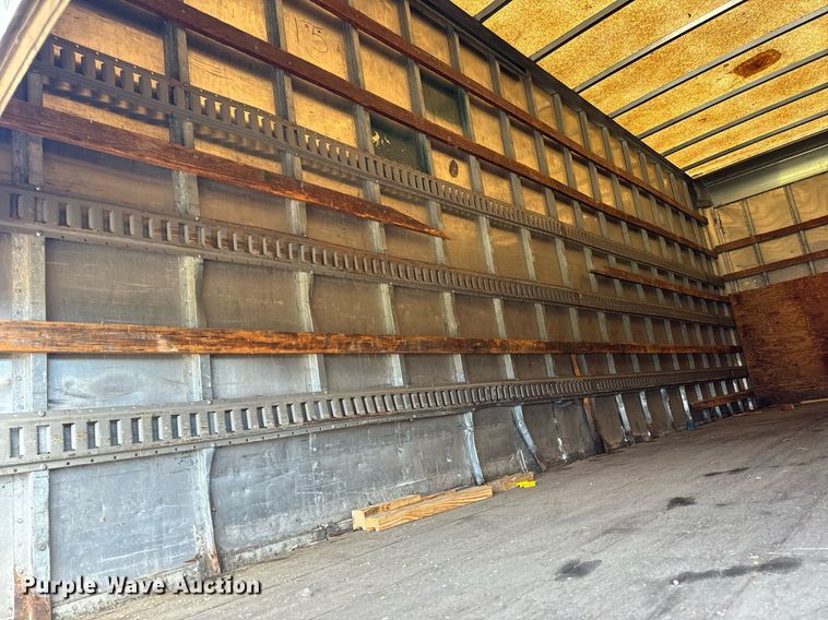 image for item EH7241 2000 International  4900 box truck