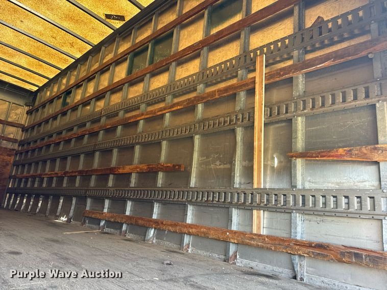 image for item EH7241 2000 International  4900 box truck