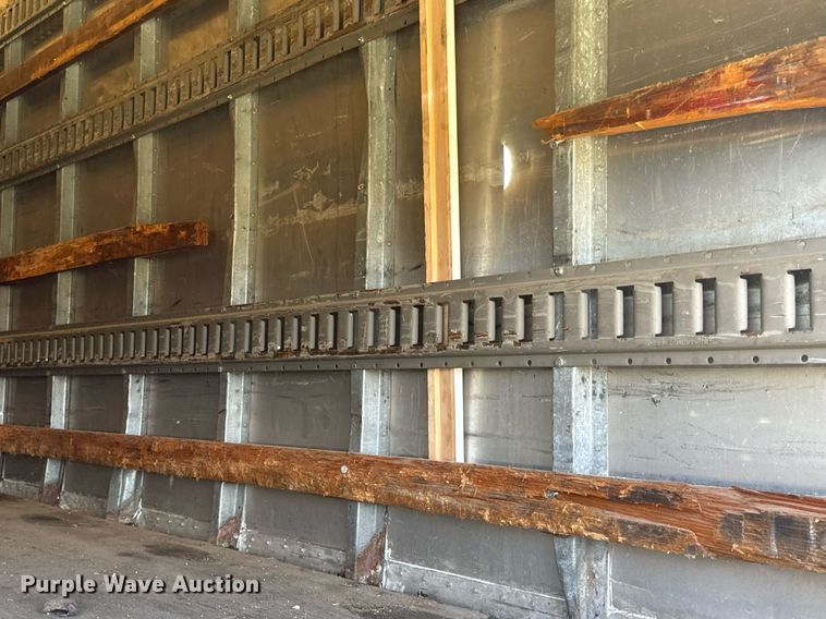 image for item EH7241 2000 International  4900 box truck