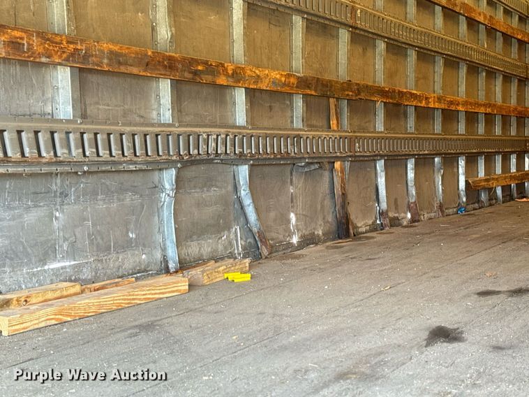 image for item EH7241 2000 International  4900 box truck